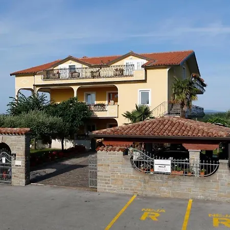 Apartmaji Jelena Appartamento Pirano