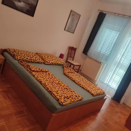 Apartmaji Jelena Апартаменты *